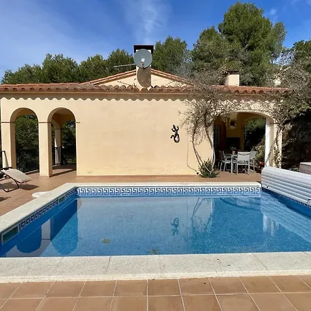 In With Private Pool & Nearby Villa *