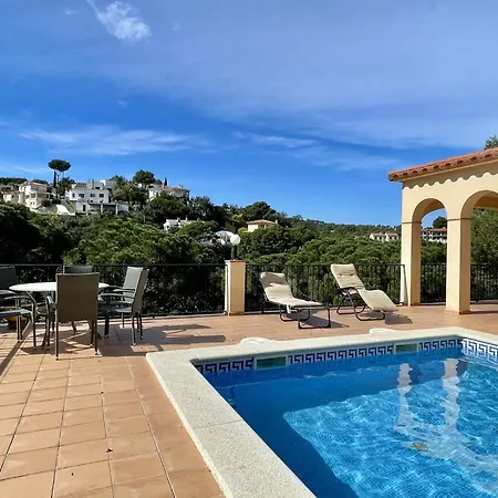In With Private Pool & Nearby Villa