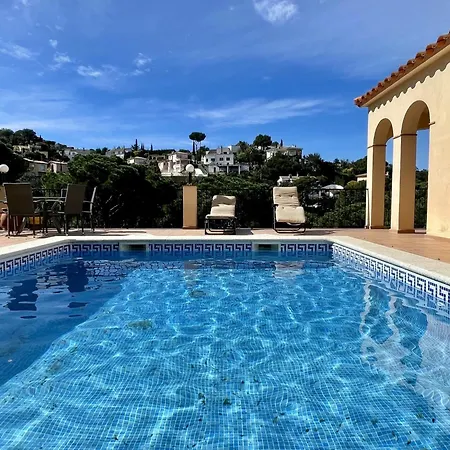 In With Private Pool & Nearby Villa Begur