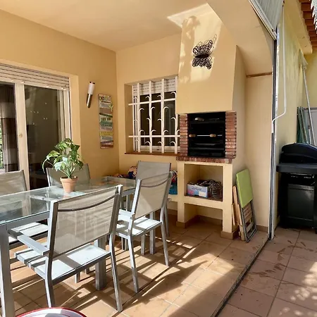 In With Private Pool & Nearby Villa